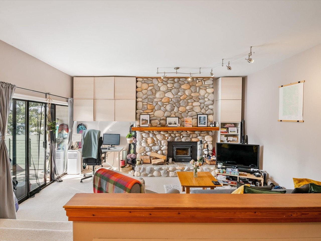 D204-1400 Alta Lake Rd