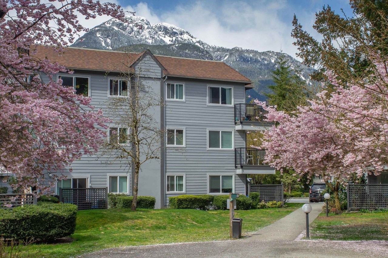 A109-40100 Willow Cres