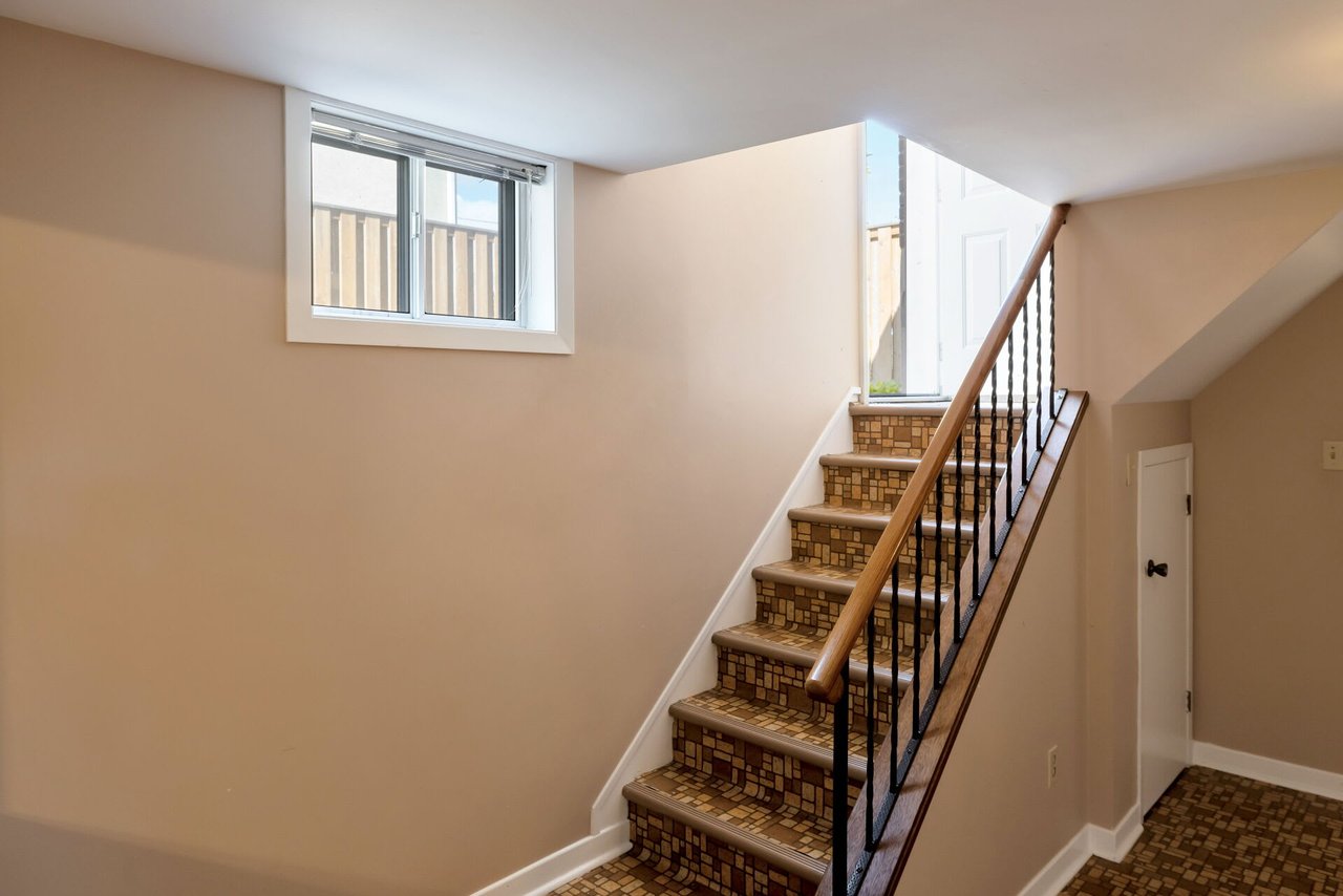 89 Codsell Ave