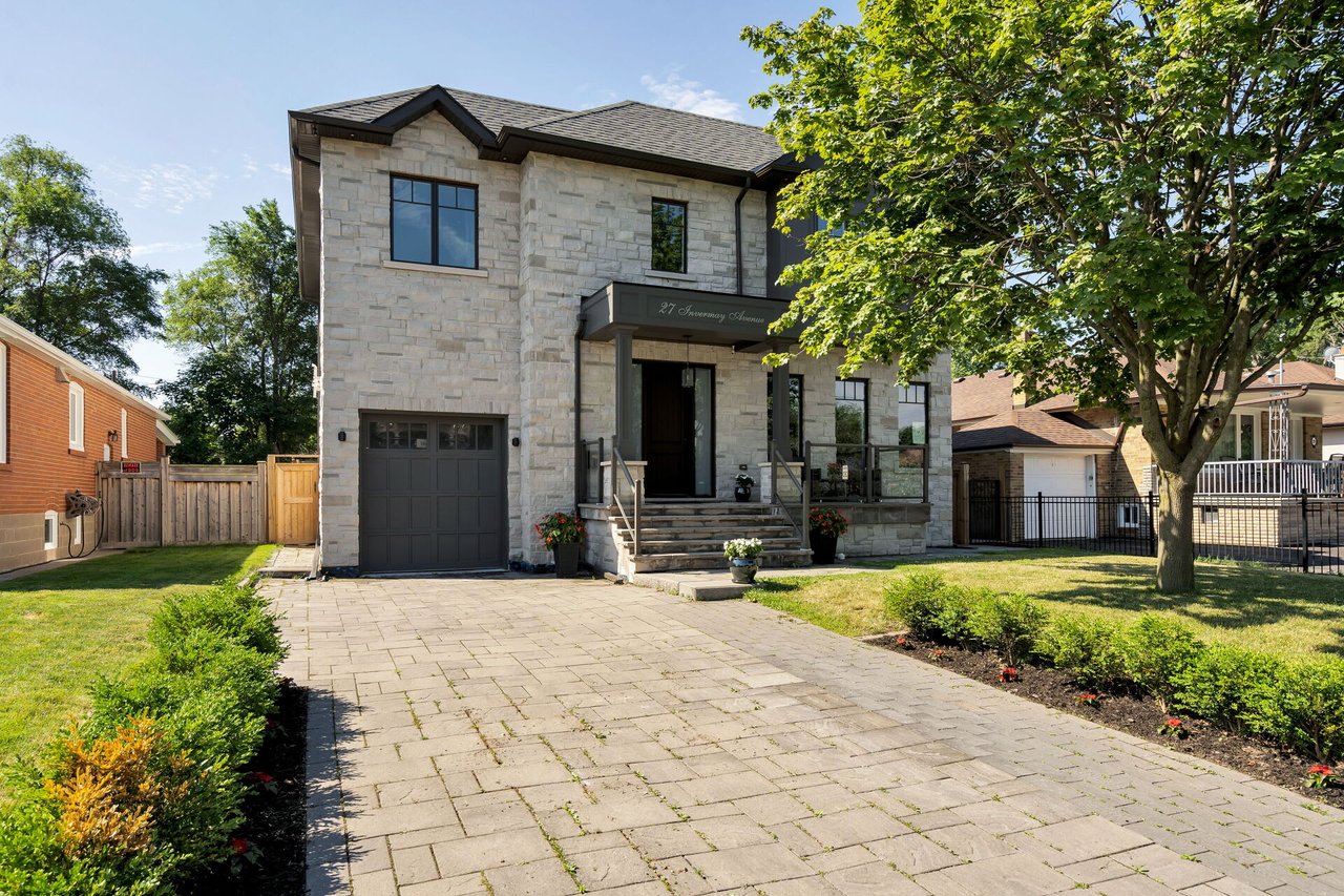 Elegant Relaxed Five Bedroom Home