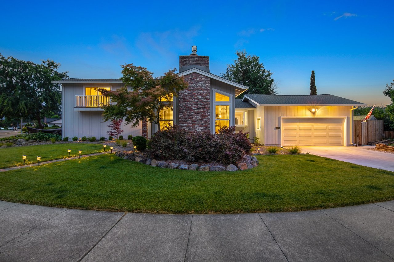 Stylishly Updated Rincon Valley Home