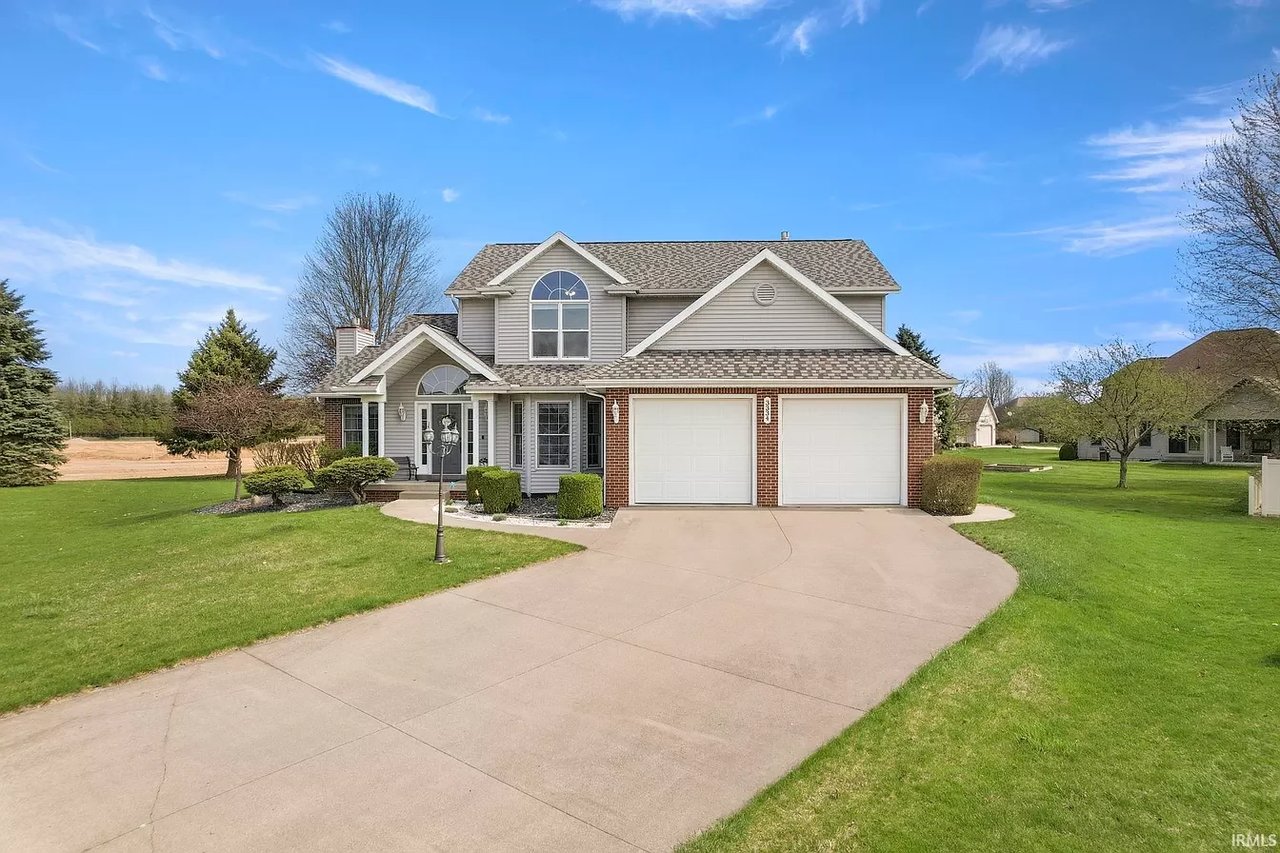 3334 N Greenfield Ct