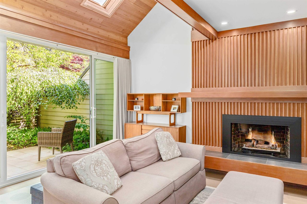 9-4957 Marine Dr
