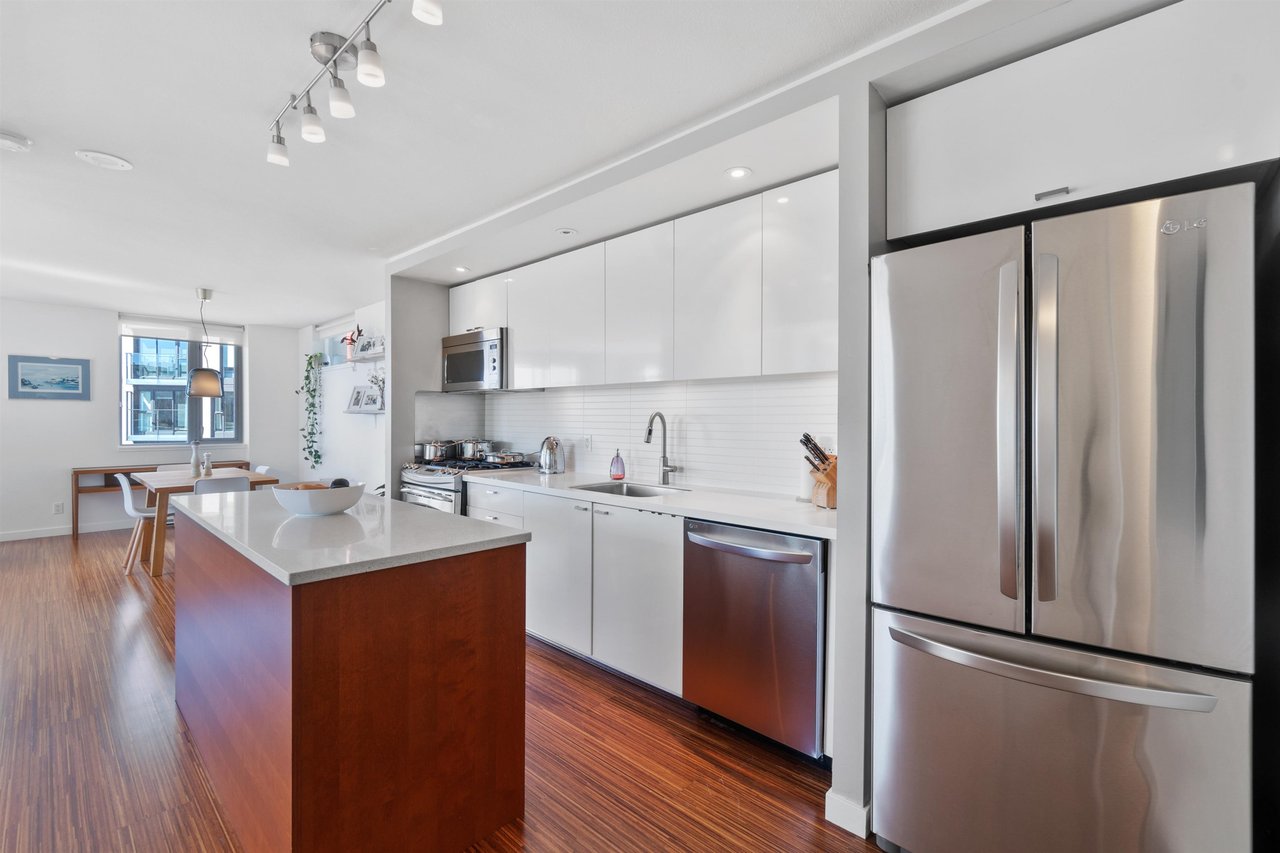 509-328 E 11th Ave