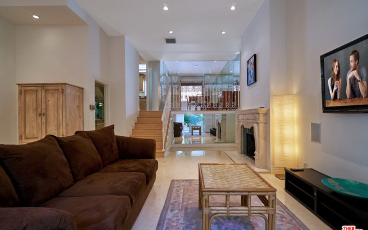 1131 Alta Loma Rd, #602