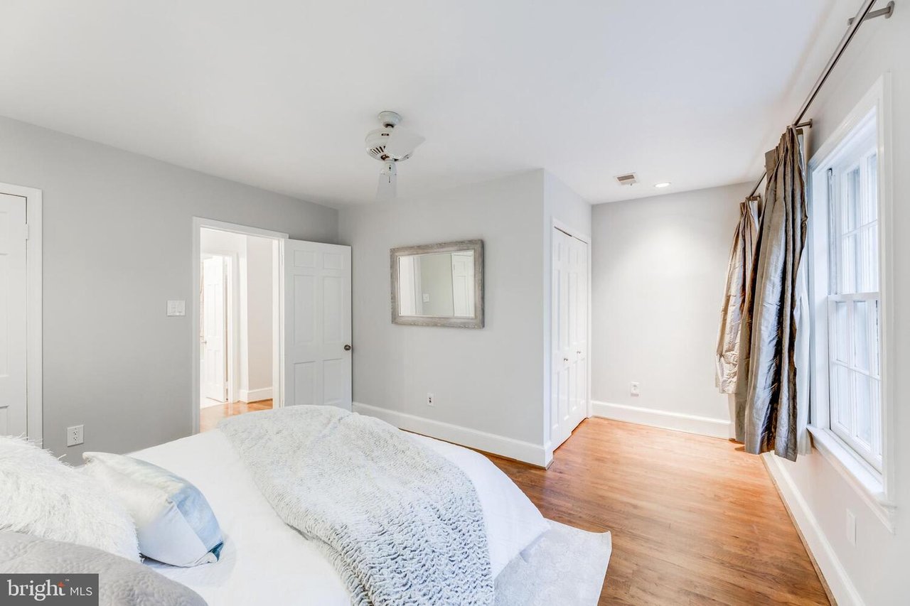 1656 32nd St NW