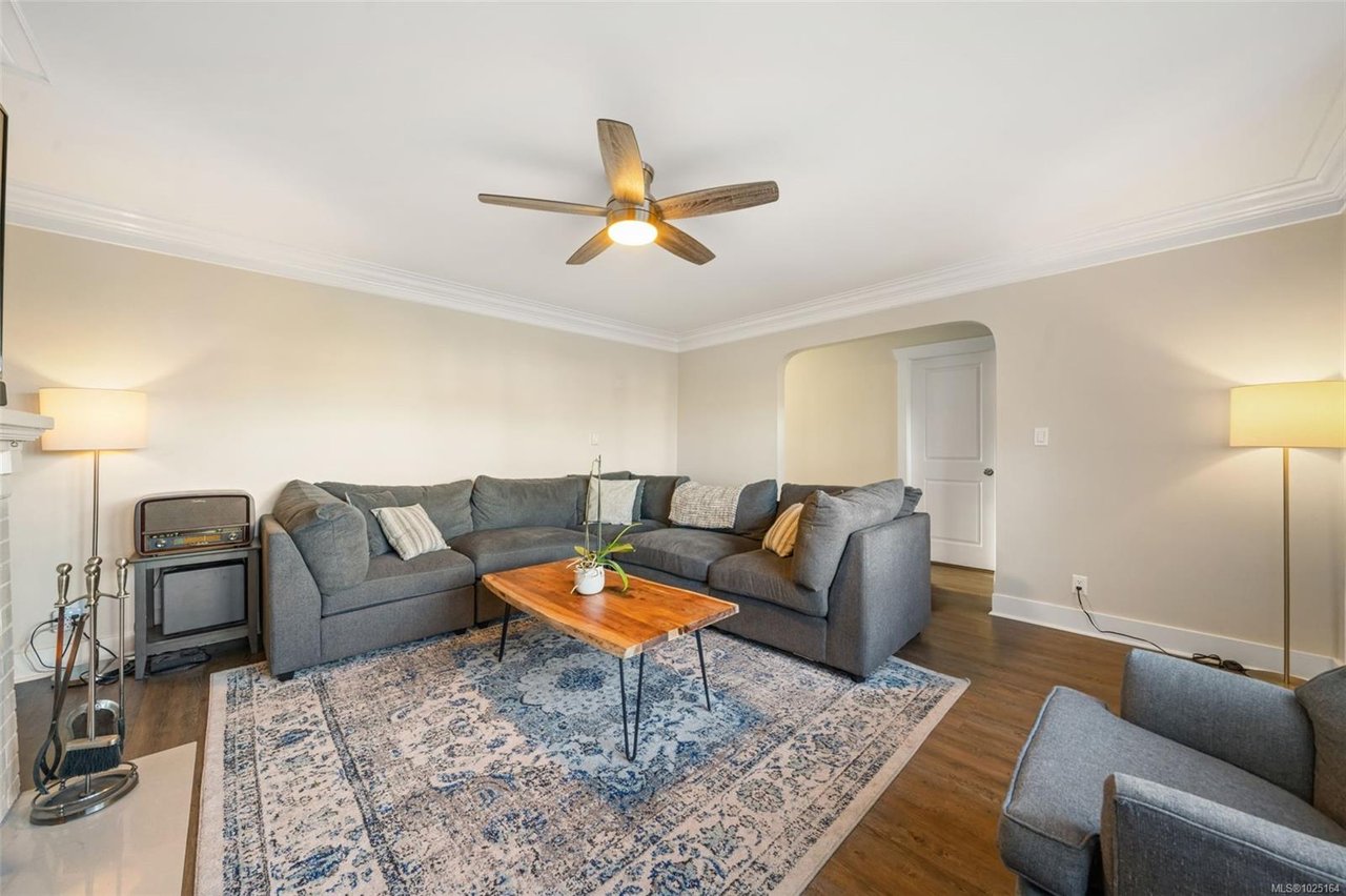 1123 Reynolds Rd, Saanich