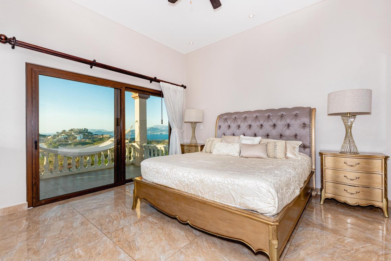 Luxury 6 BR Villa in Flamingo, Incredible Views | Starting At $1,350.00 Daily