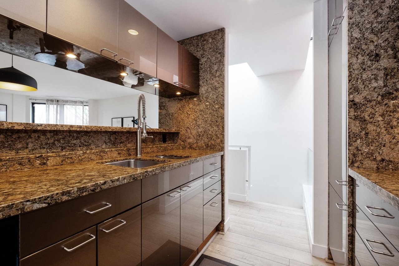 8-766 W 7th Ave