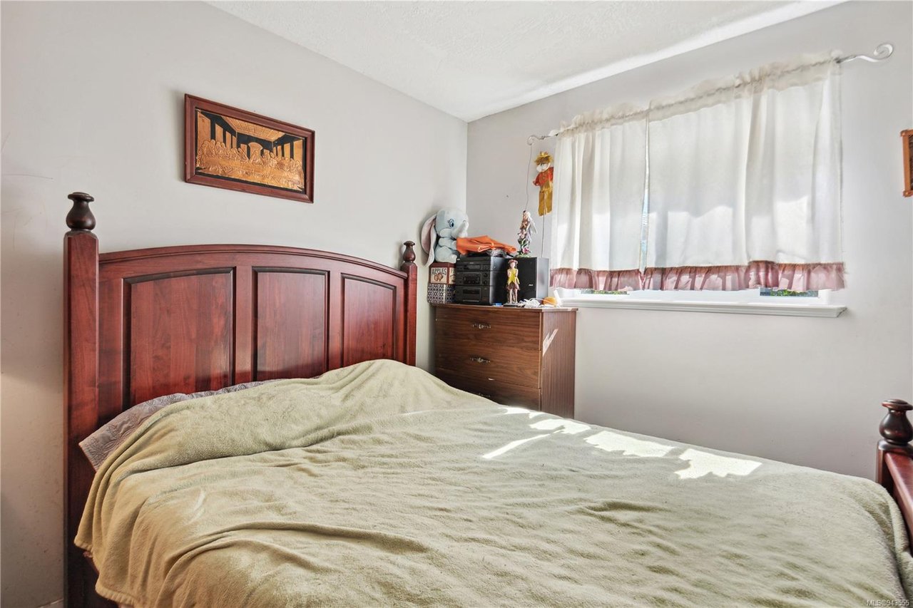 305 Lake Park Rd, Lake Cowichan