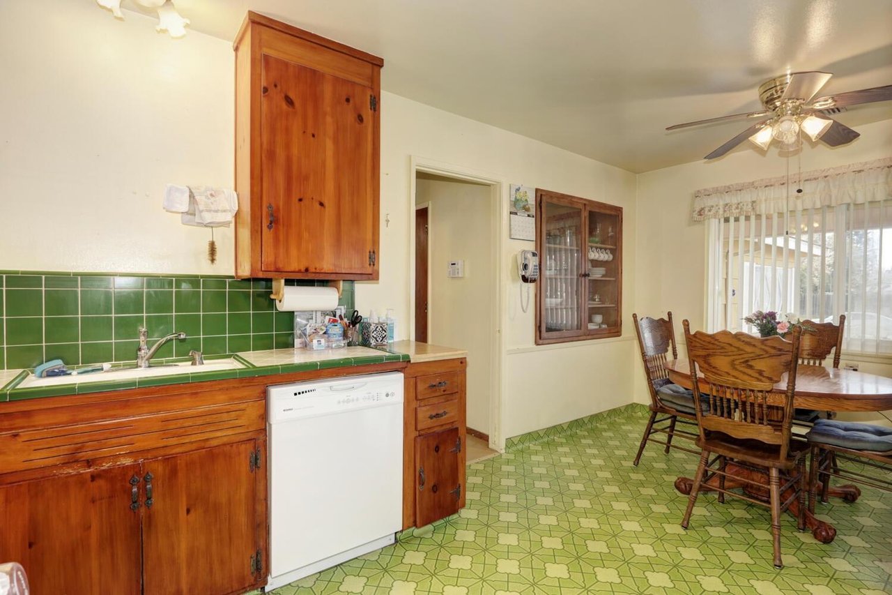 2448 Northview Dr