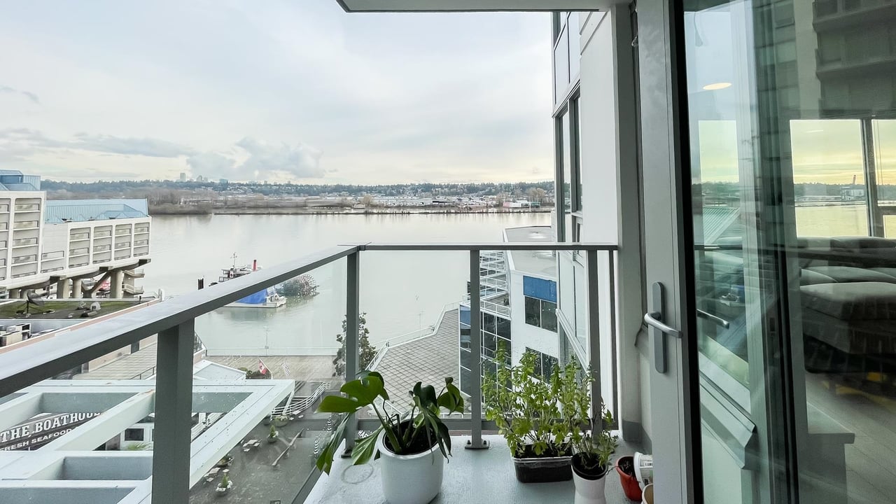 809-988 Quayside Drive, New Westminster