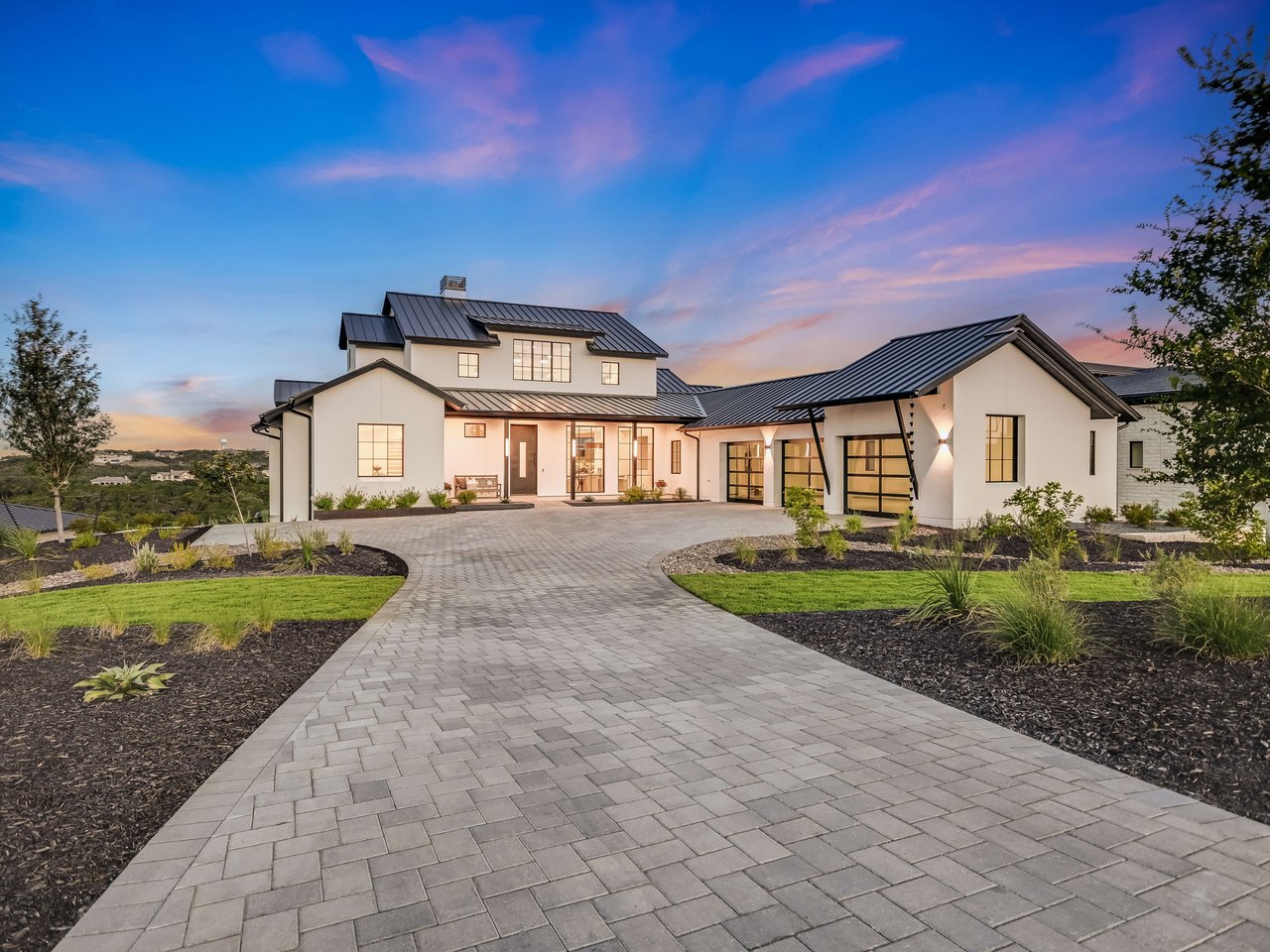 Alluring Amarra Masterpiece