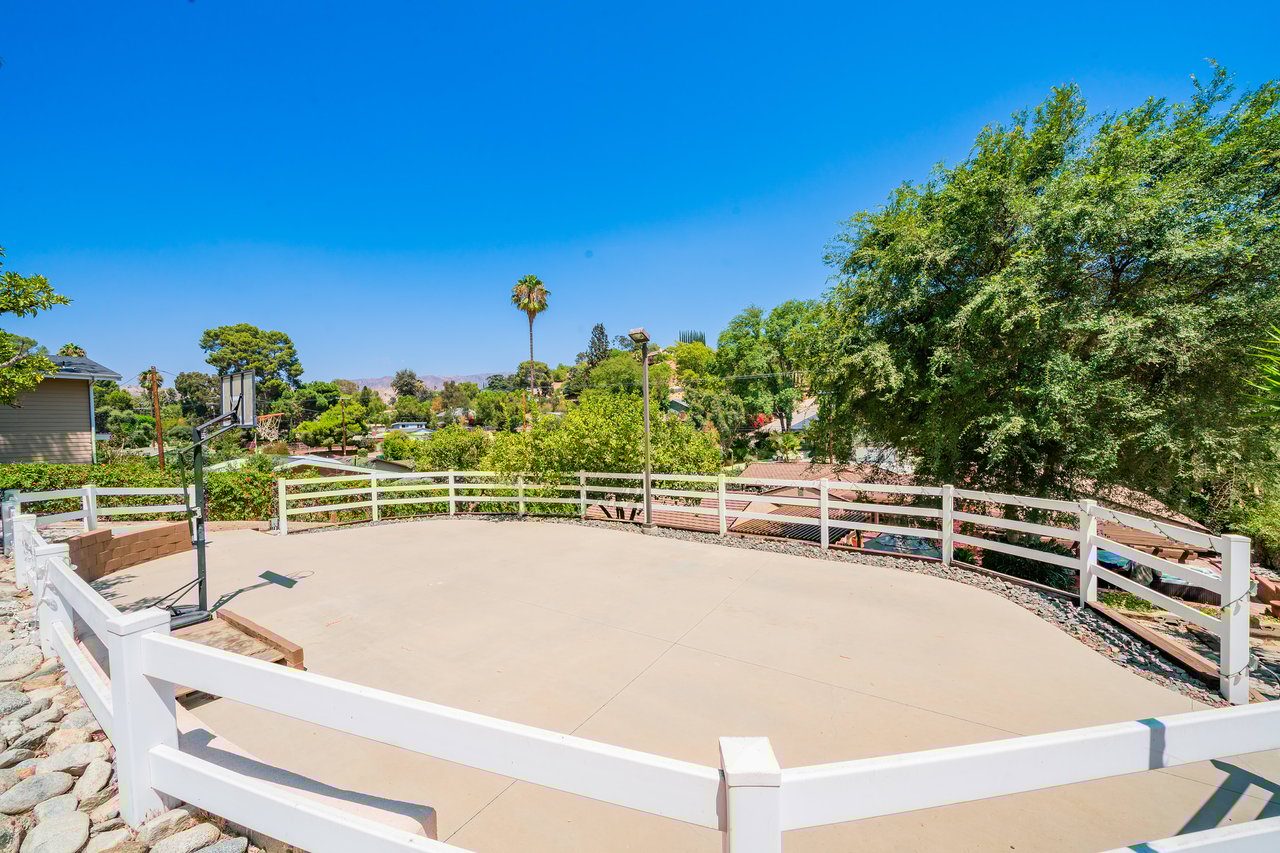 A Lil Bit O' Country in Shadow Hills * SOLD at full price