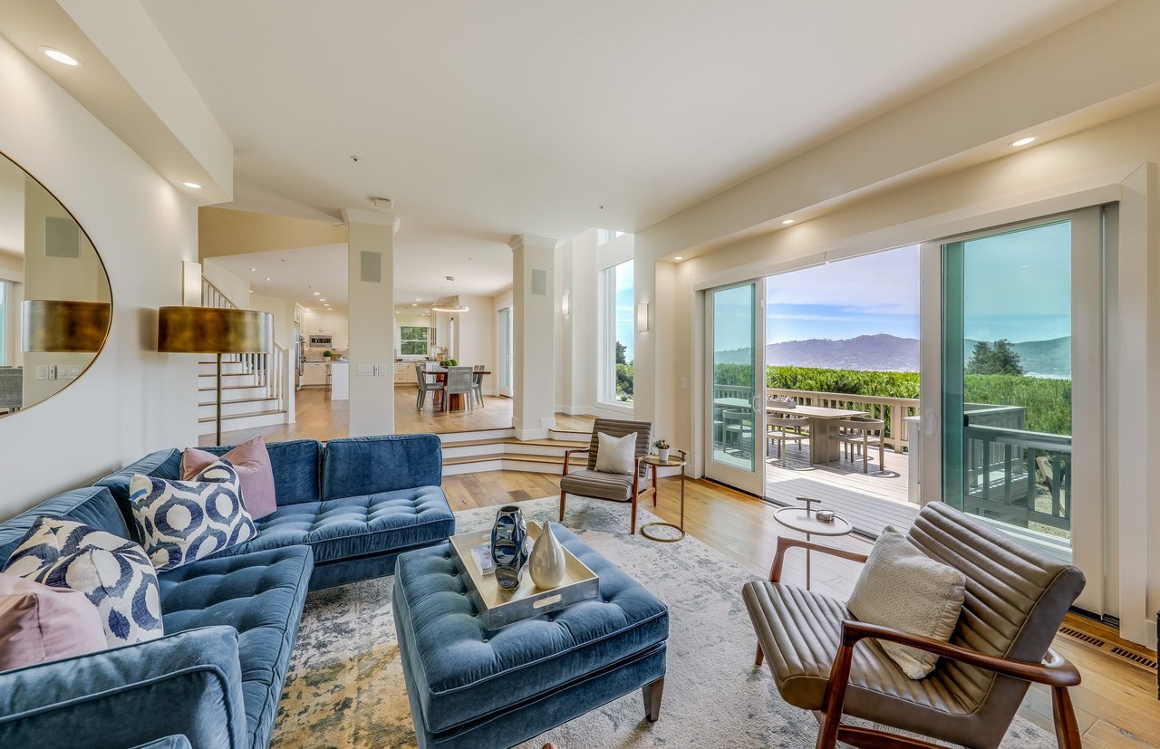 6 Mira Flores Lane