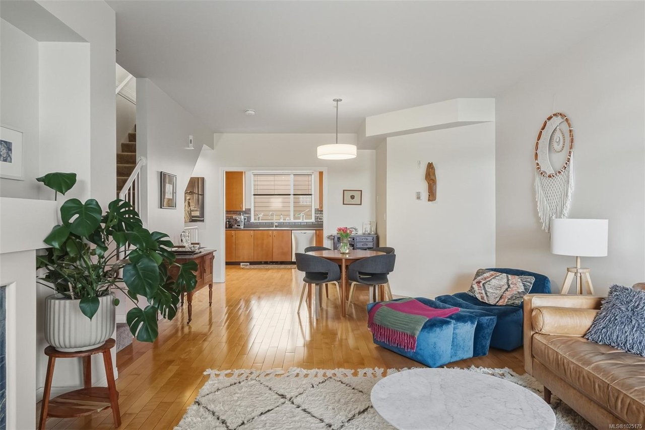 13-60 Dallas Rd, Victoria