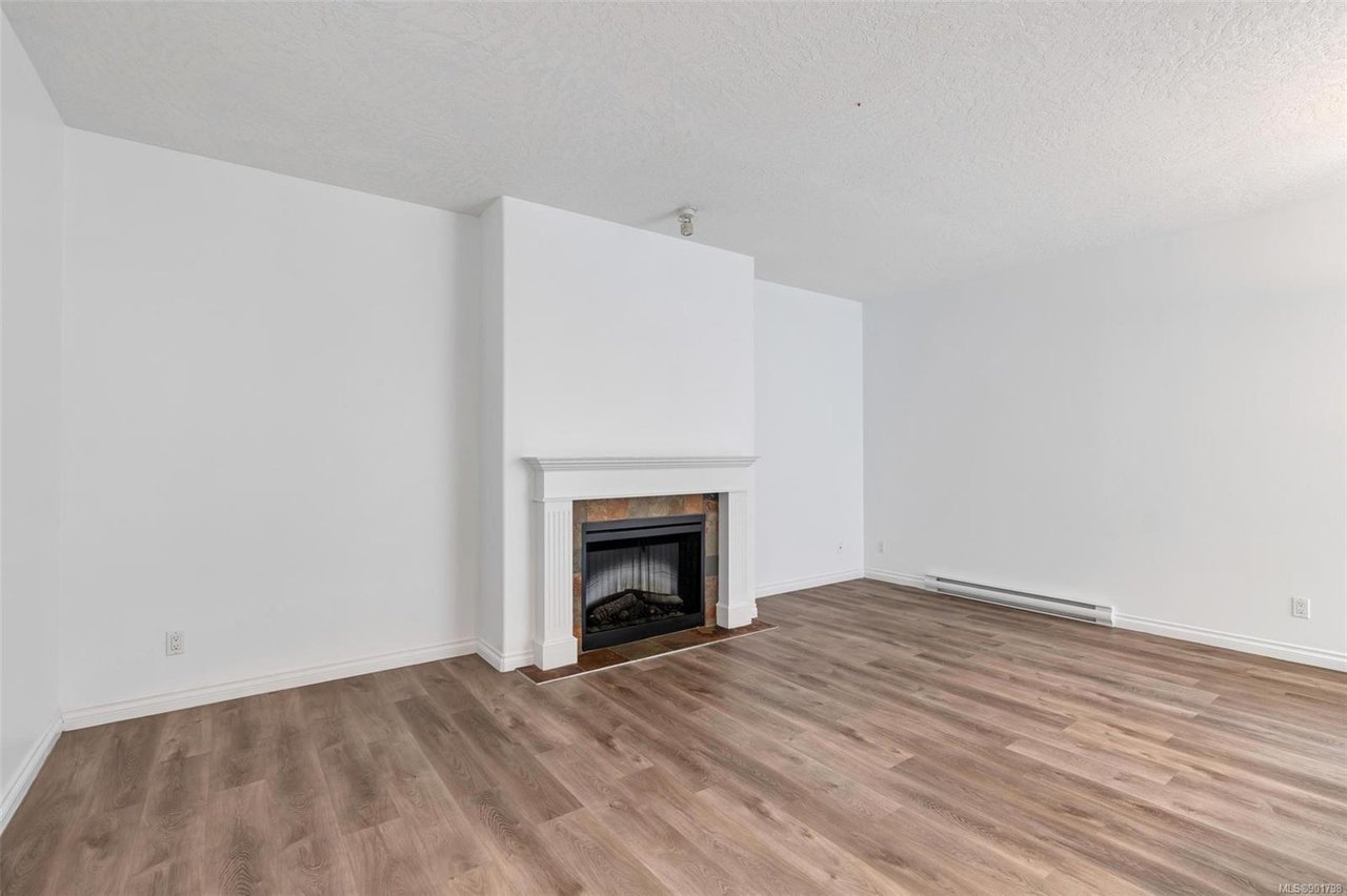 2-1405 Mallek Cres