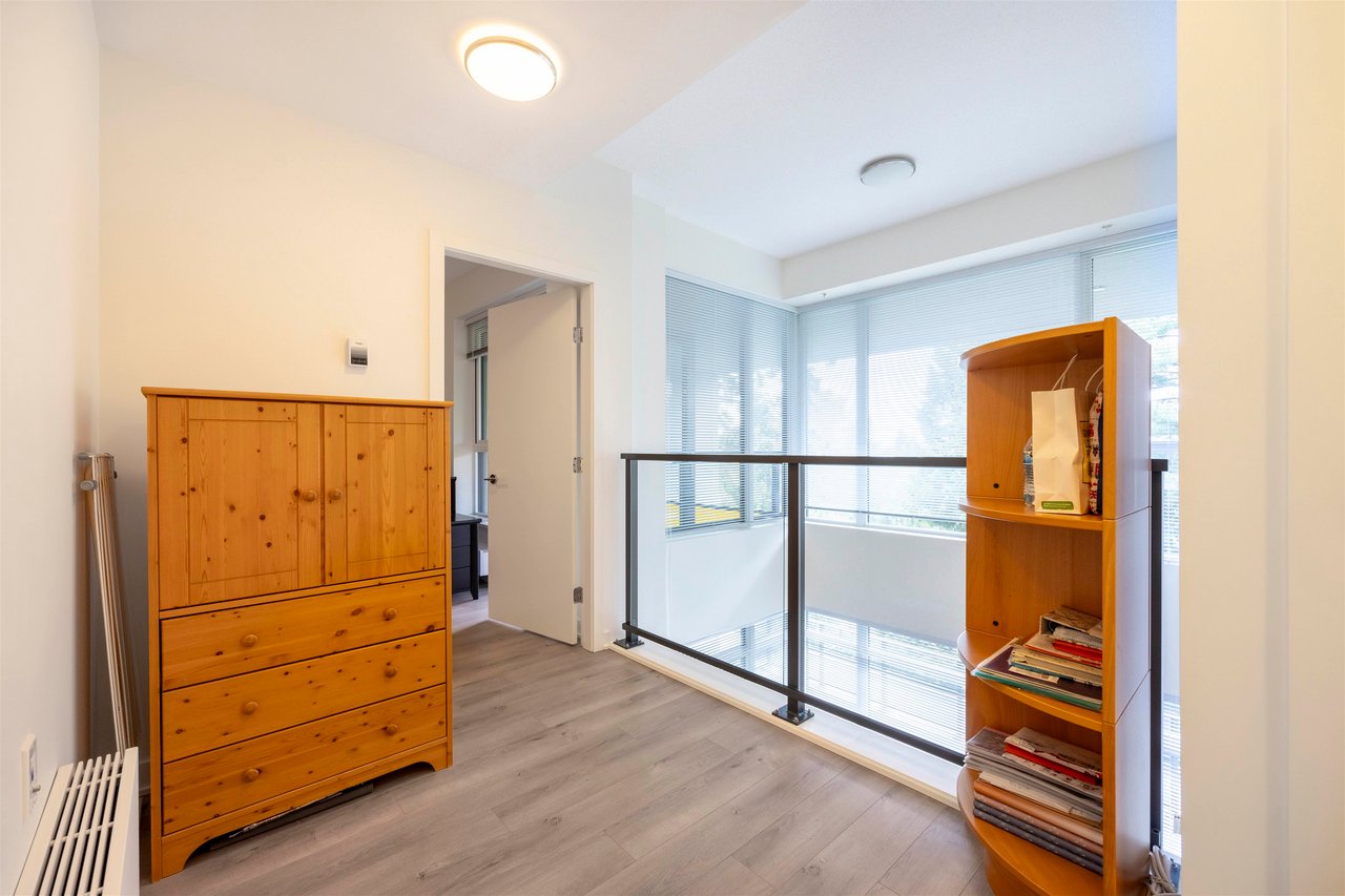 112-8850 University Cres