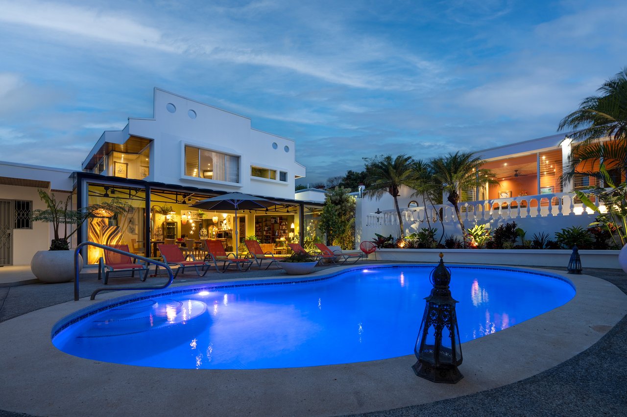 Designer Estate With Sauna, Escazu, San Jose