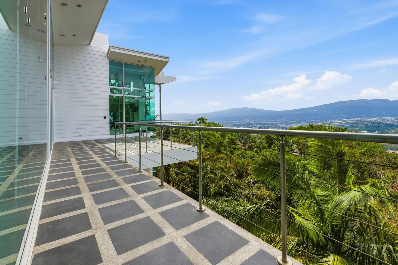 Panoramic Valley Views Retreat, Santa Ana, San Jose
