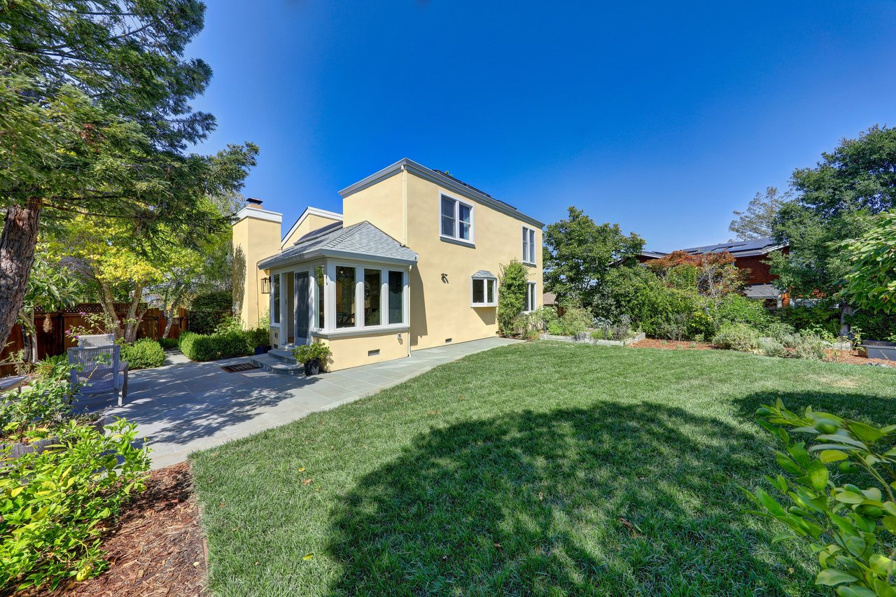 Renovated Contemporary Retreat