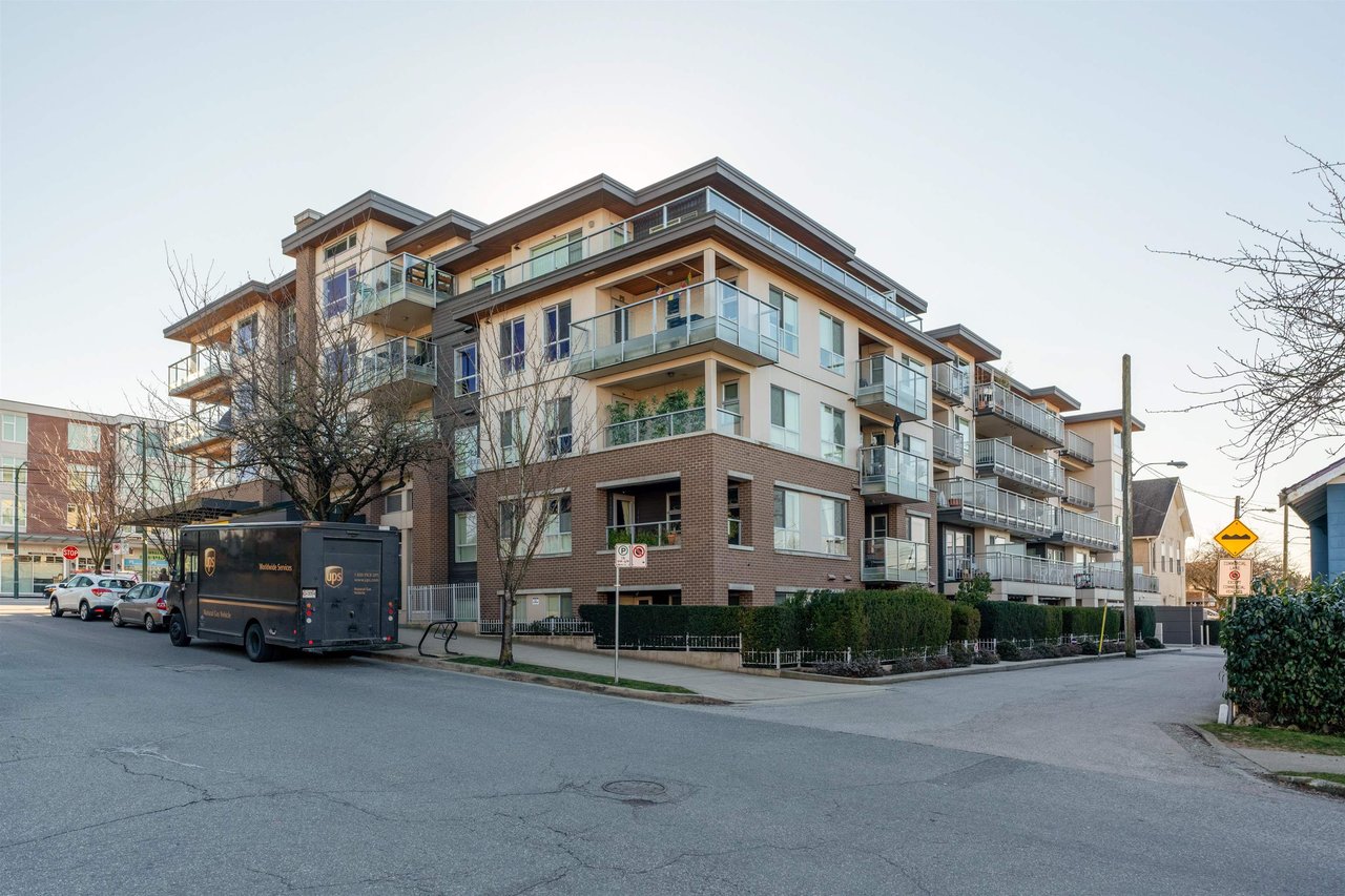 315-2888 E 2nd Ave
