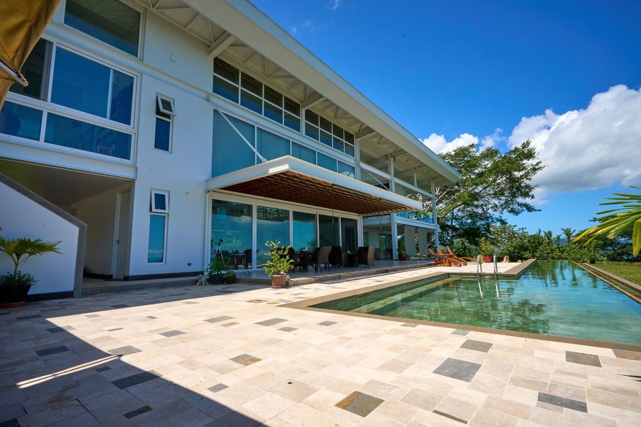 Hilltop Luxury Heliport Estate, Jaco, Puntarenas