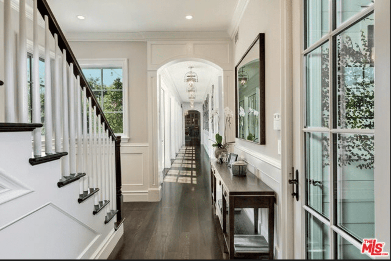 Double Lot Traditional Estate
