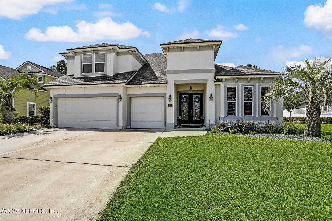 2397 CLUB LAKE DR