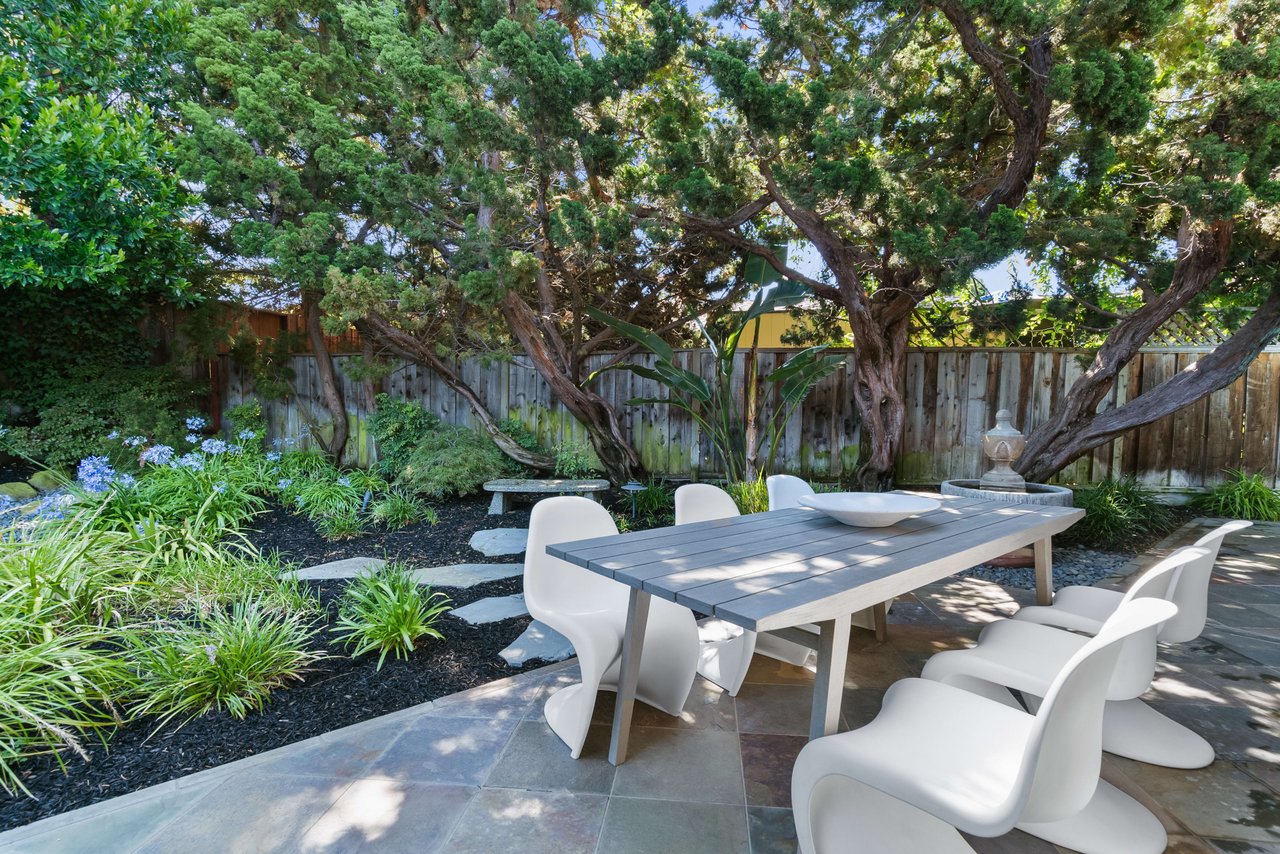 958 Eichler Drive
