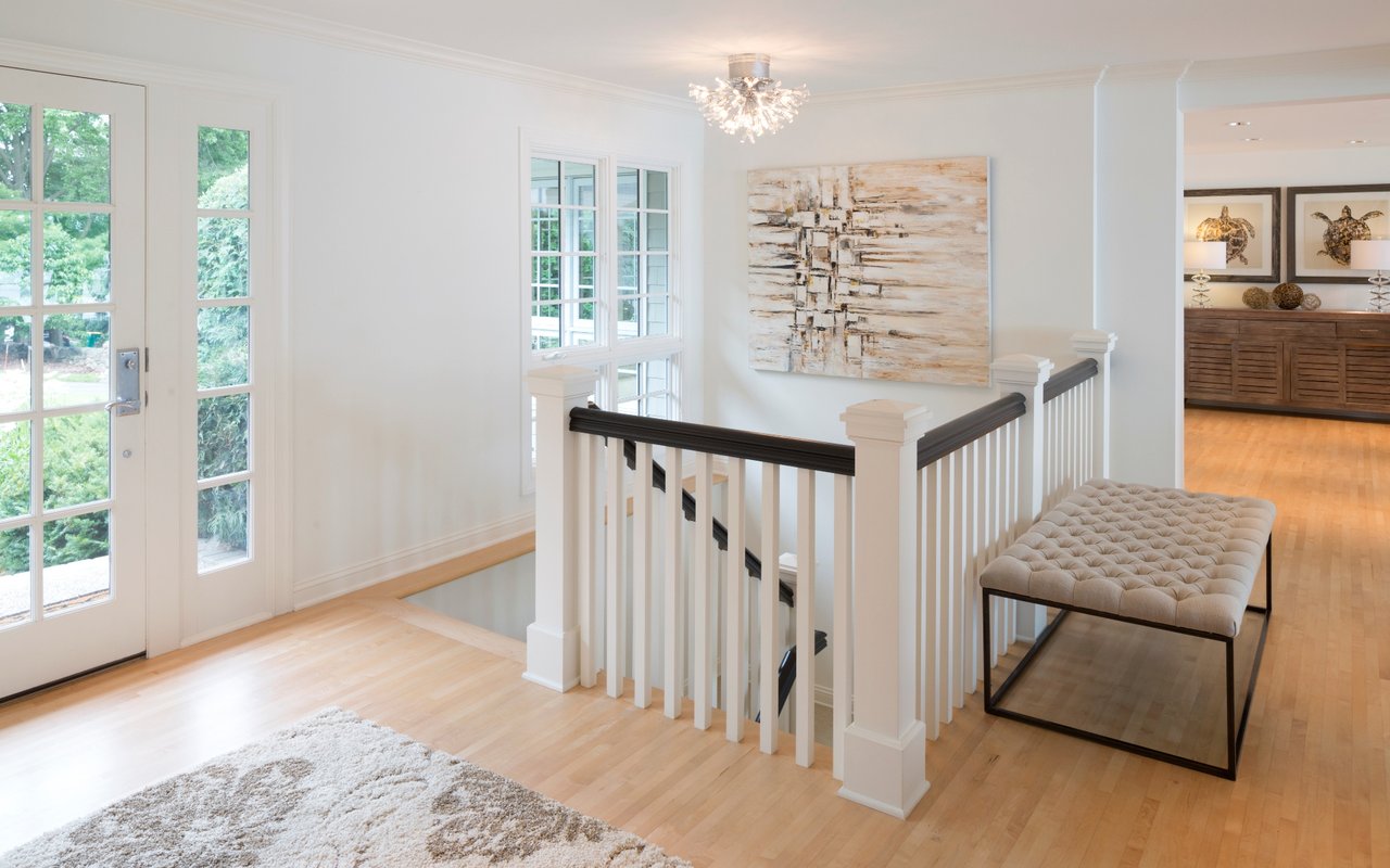 19780 Lakeview Ave | Deephaven