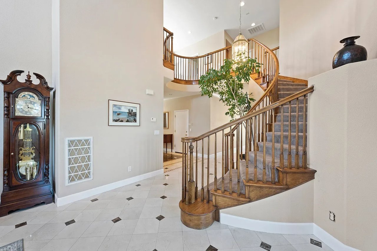 3800 Venus Ct