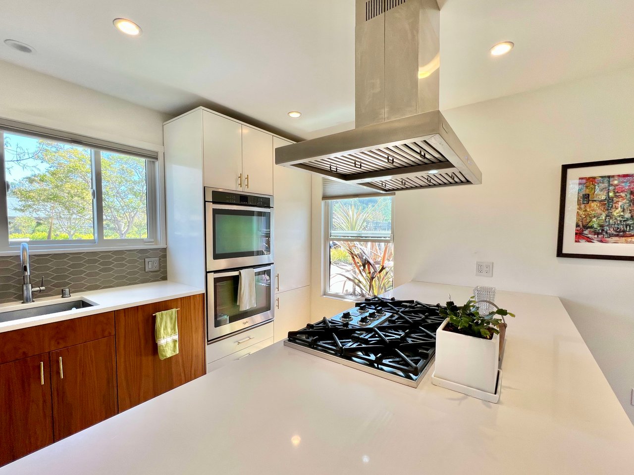 OFF-MARKET: 46 Mohawk Ave