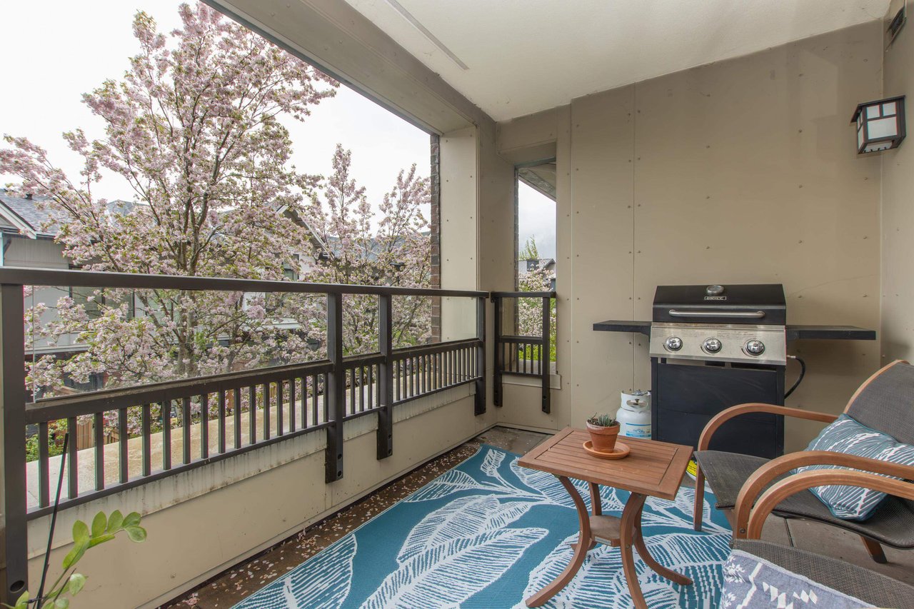 217-1211 Village Green Wy