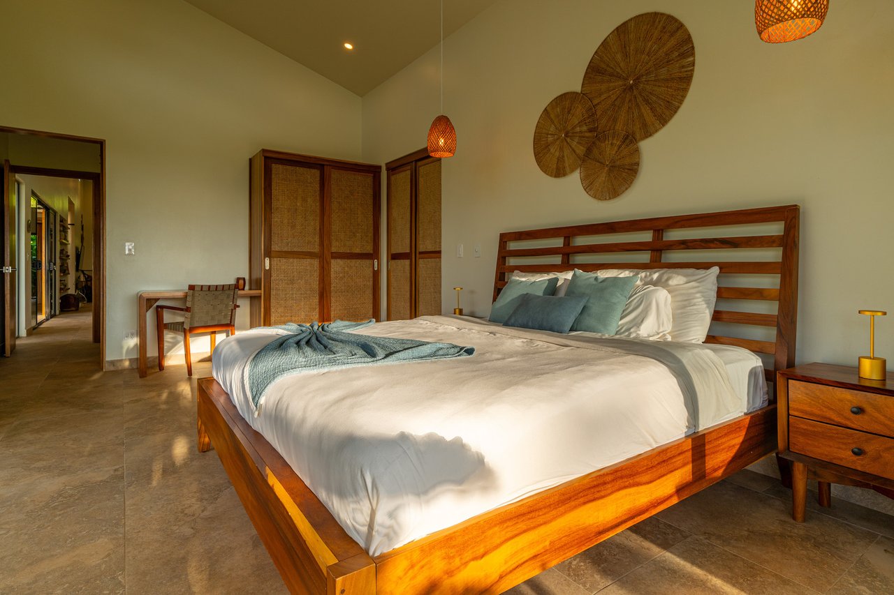 Contemporary Home and Guest House, Ojochal, Puntarenas
