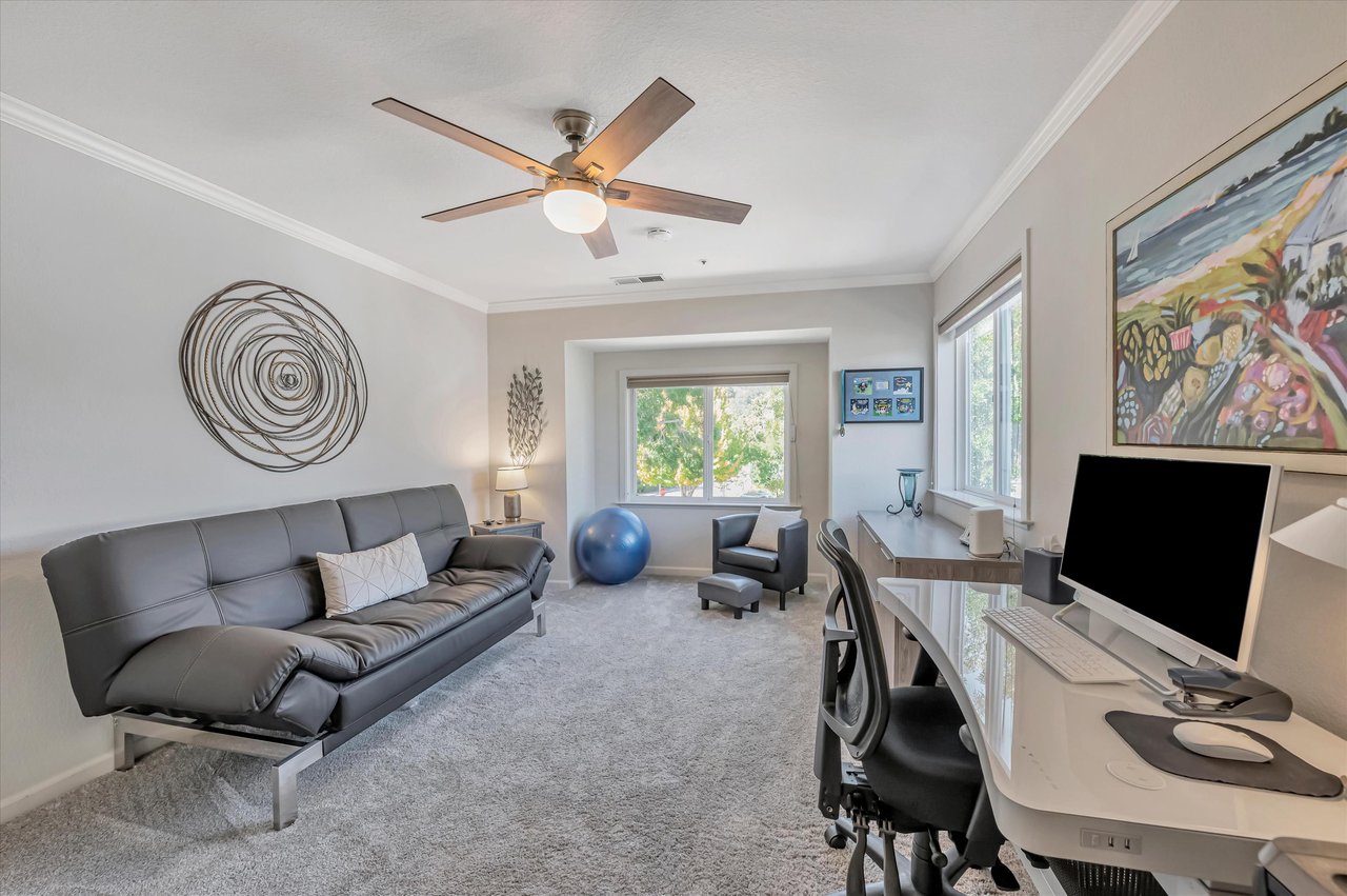 17 Crystal Creek Ct