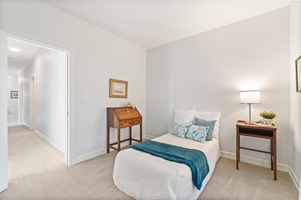 303-2210 W 40th Ave
