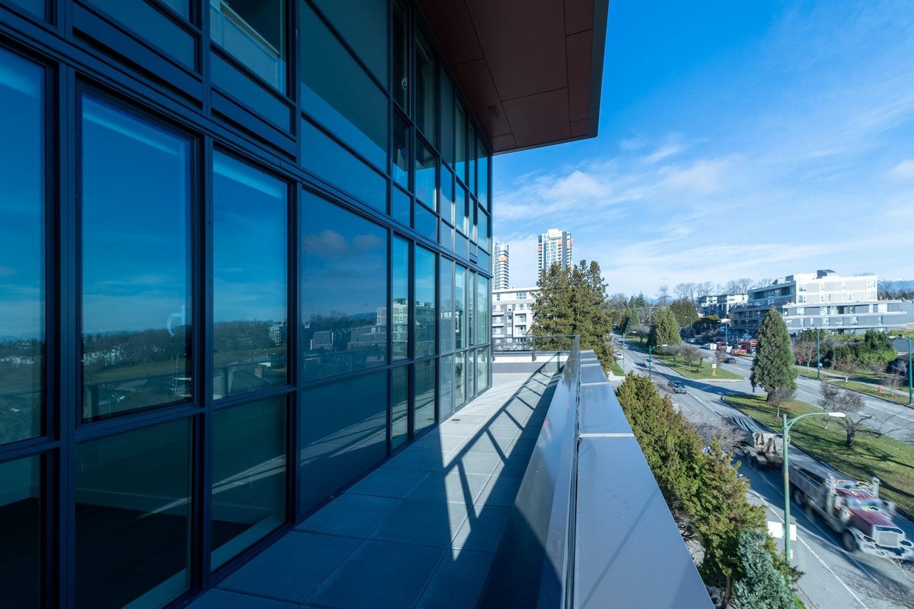 501-7777 Cambie St
