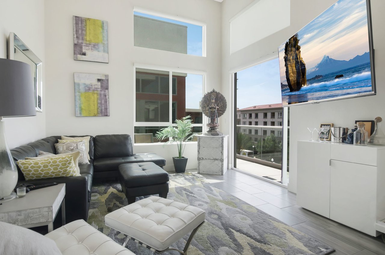 Upgraded Skylar Condo | Playa Vista 