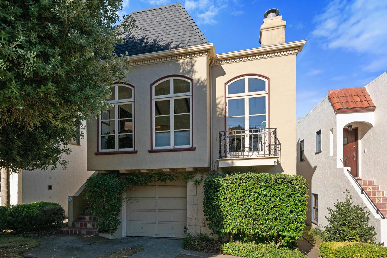 Classic Mediterranean in Forest Hill Extension