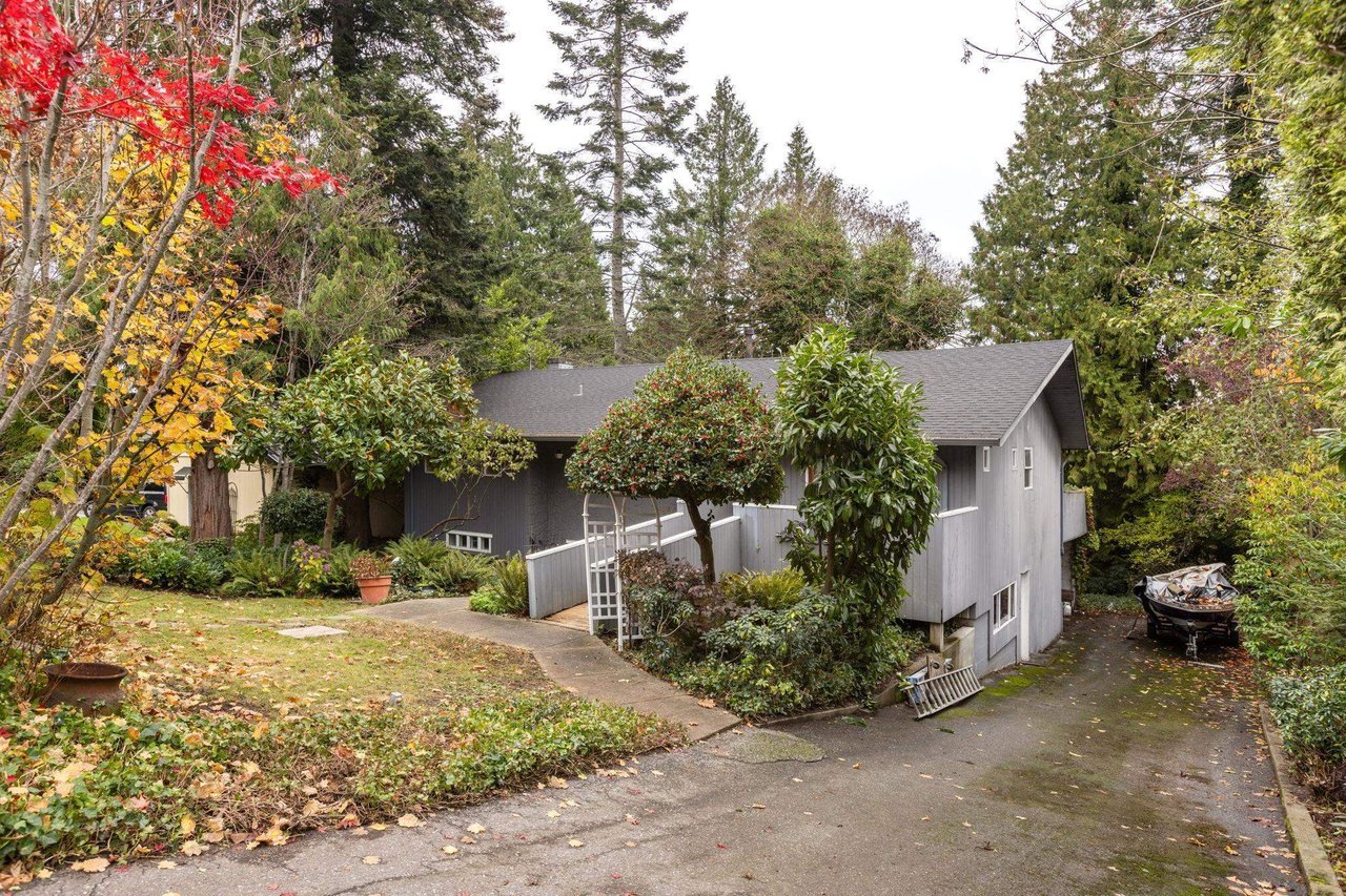 864 Gale Dr