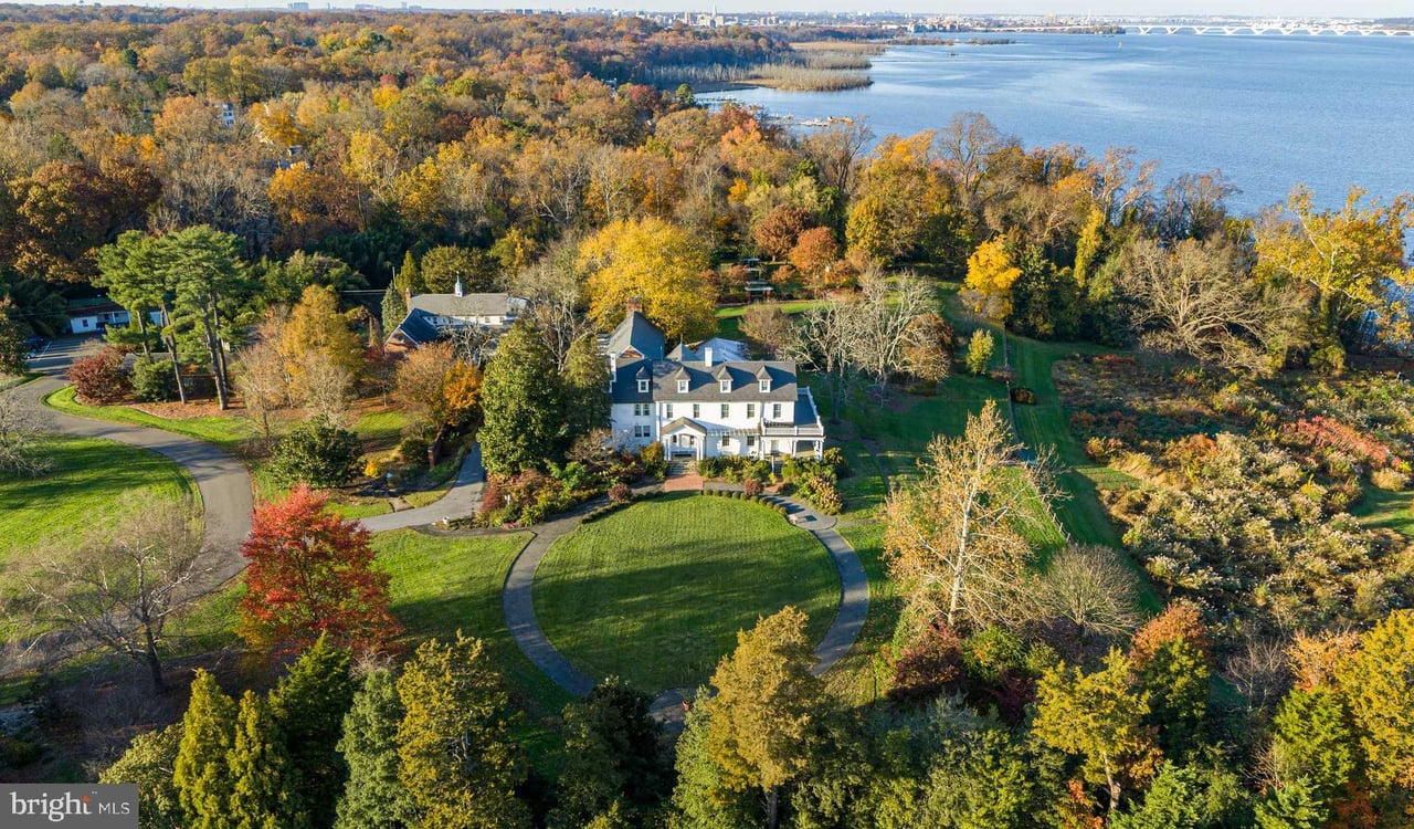 EXQUISITE 27-ACRE RIVERFRONT ESTATE IN WASHINGTON DC