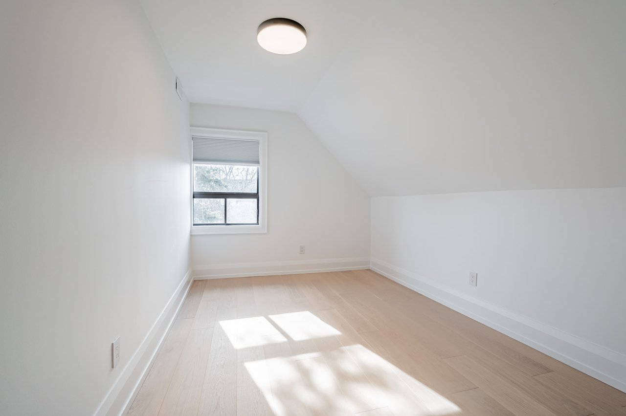 #3RD -607 HURON ST