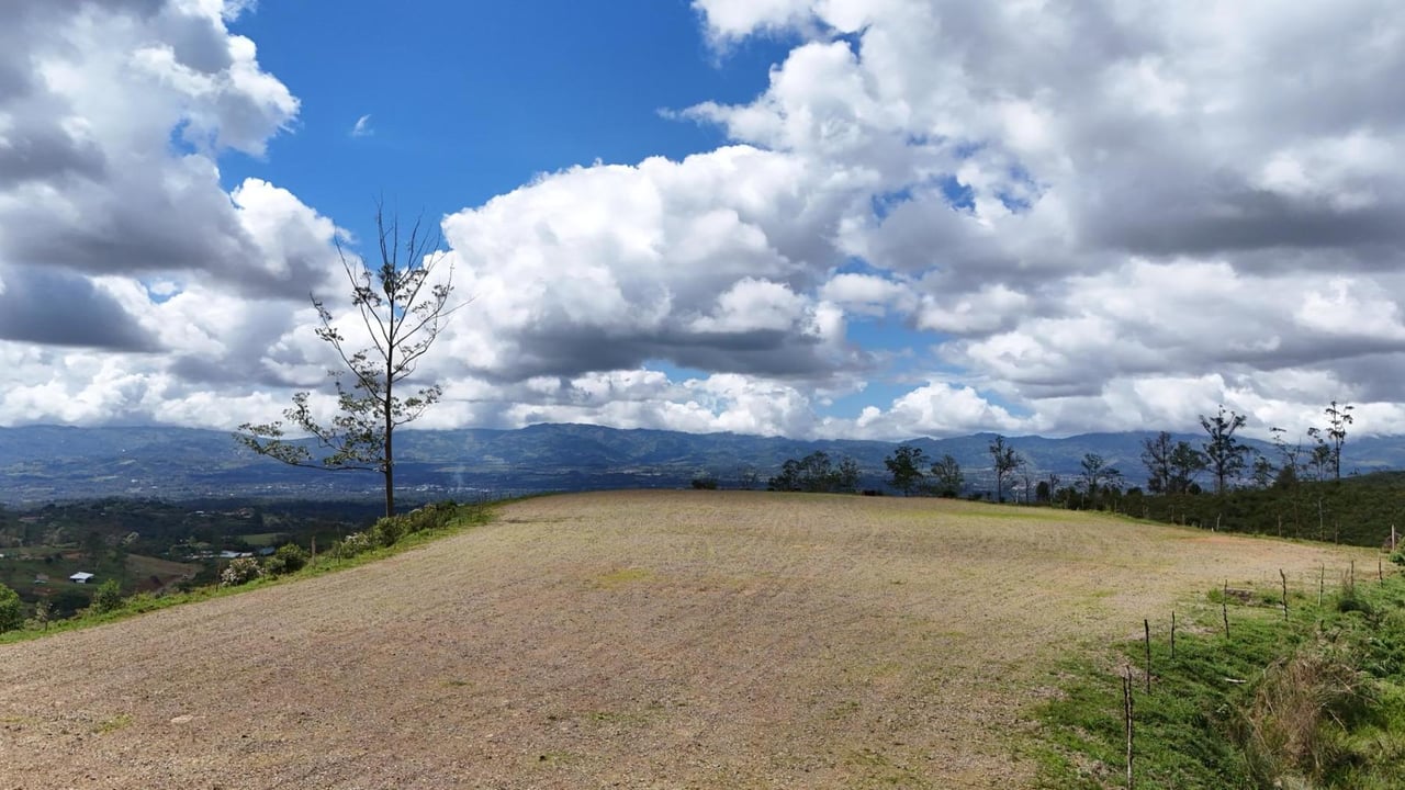 River and Waterfall Ranch, Perez Zeledon, San Jose