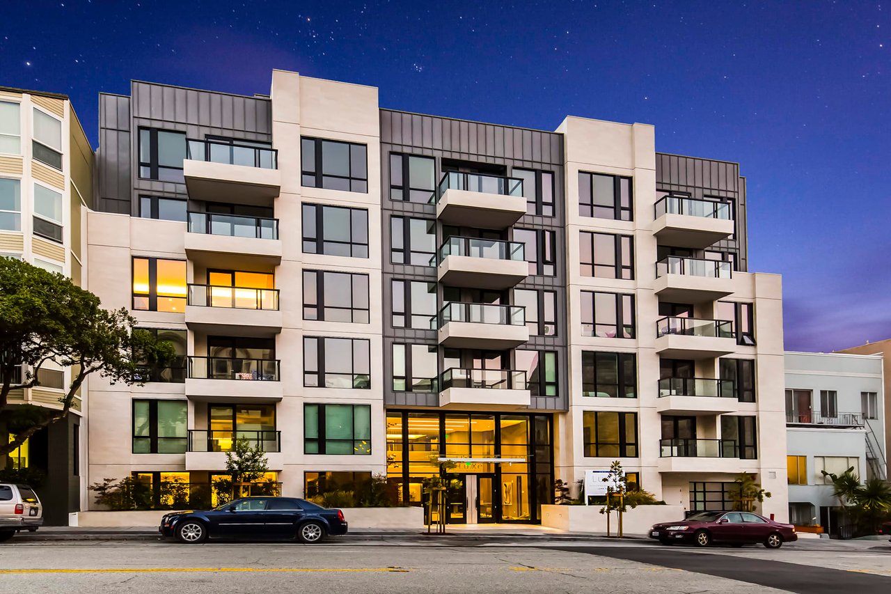 LuXe | 1650 Broadway