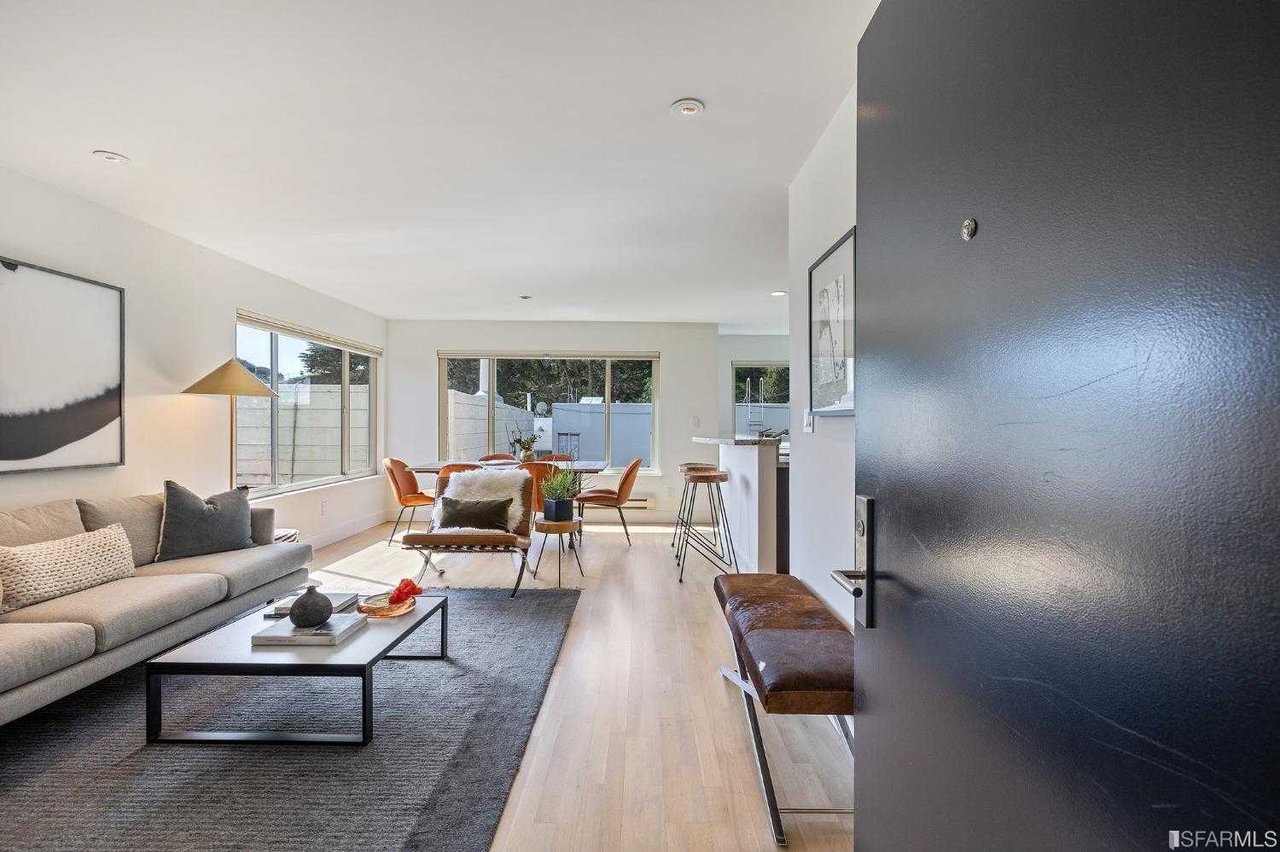 75 Roosevelt Way, #1