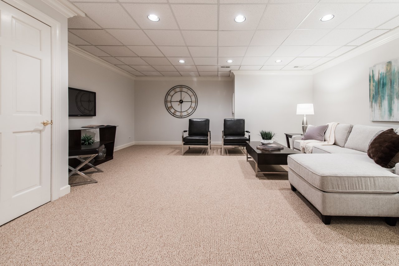 Experience Luxury Living In This Stunning Home
