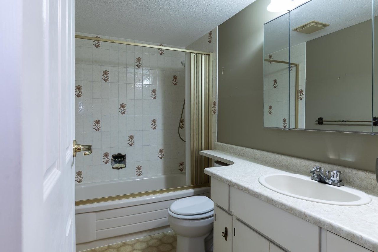 107-2853 W Bourquin Cres