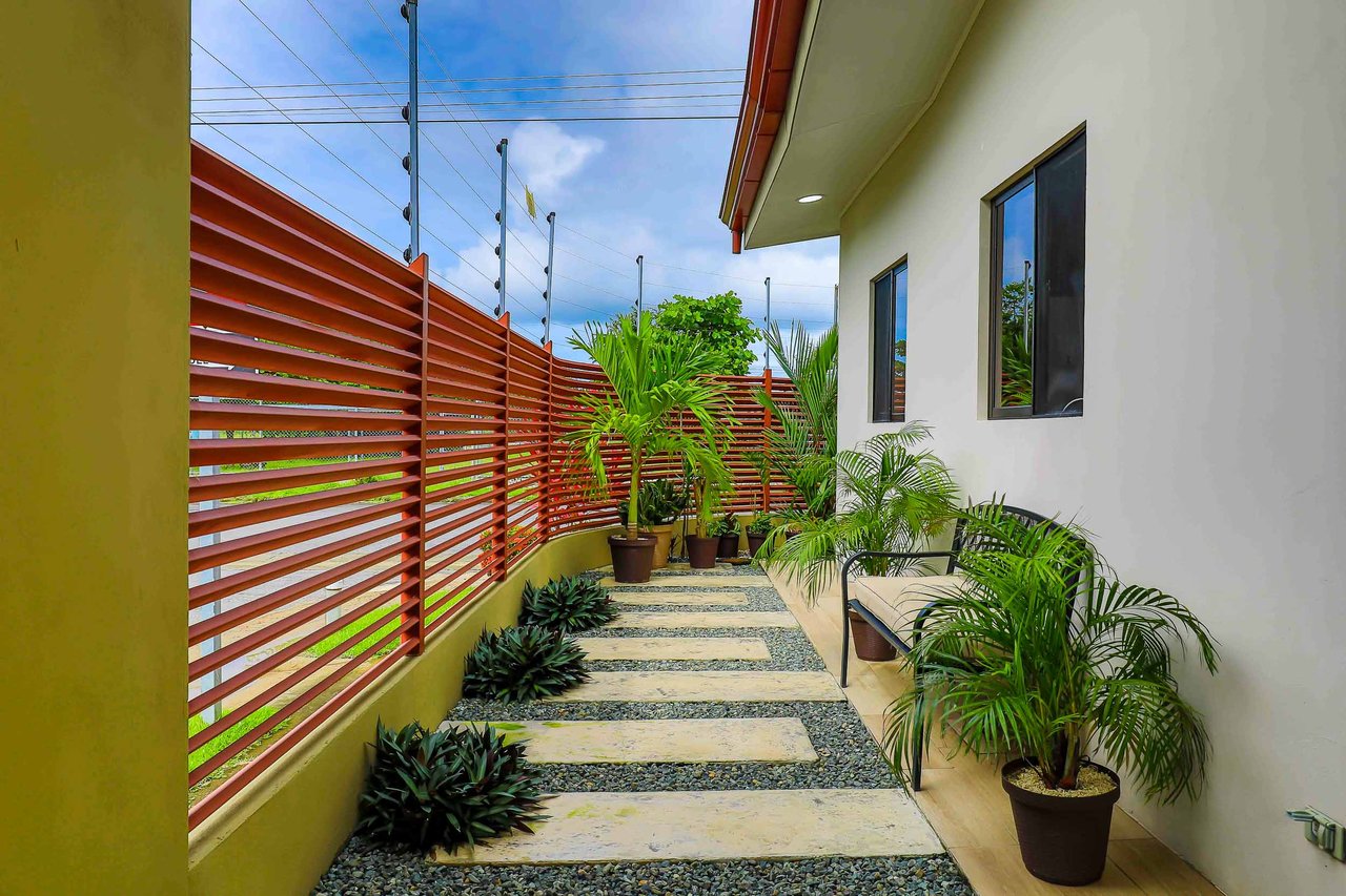 Beautiful Modern Home Manuel Antonio