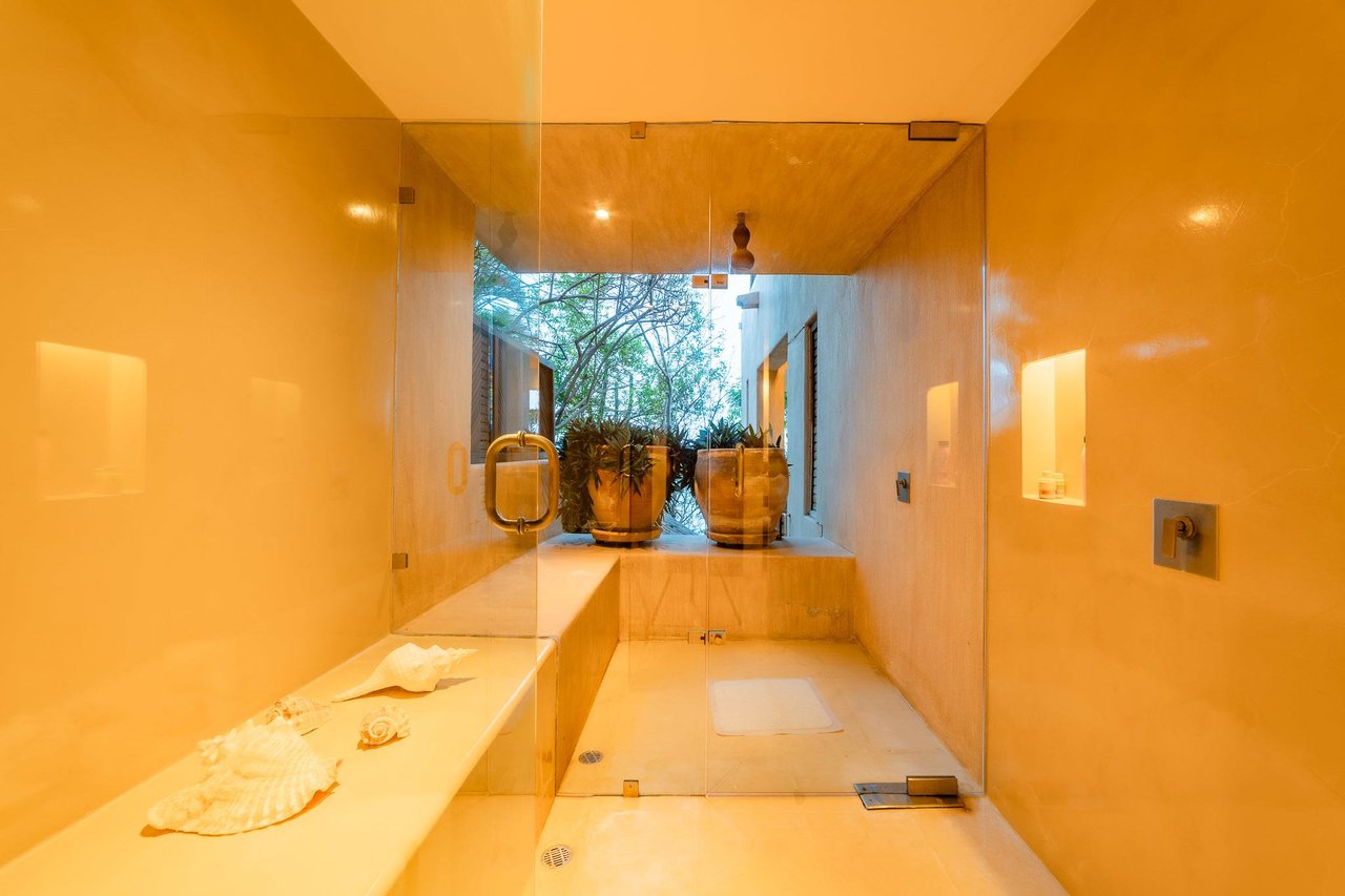 4 bedroom, Single Family Homes, Villa Mactzil, Montecito Beach Village